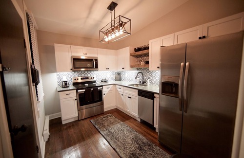 Downtown House | Walk to the canal and downtown! Cozy 1880 Fully Renovated townhome