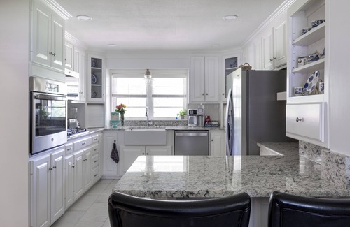 Fayetteville House | Walk to the football games! One block from UA!