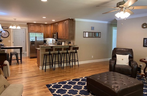 Lookout Valley Neighborhood Association House | Walk to the Venue - 10 minutes to Downtown and Lookout Mountain - biking, hiking