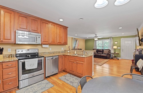 Lookout Valley Neighborhood Association House | Walk to the Venue - 10 minutes to Downtown and Lookout Mountain - hiking, biking