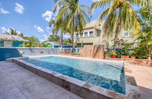 Lake Worth House | Walk to the water, chill in the pool & sauna