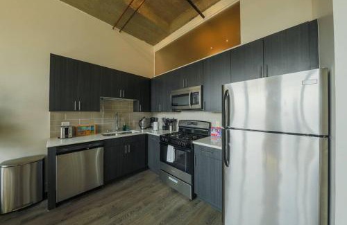 Near South Side Apartment | Walkable 2BR Apartment in Chicago South Loop with Optional Parking and Gym Access Near McCormick Place, Museum Campus & Lakefront