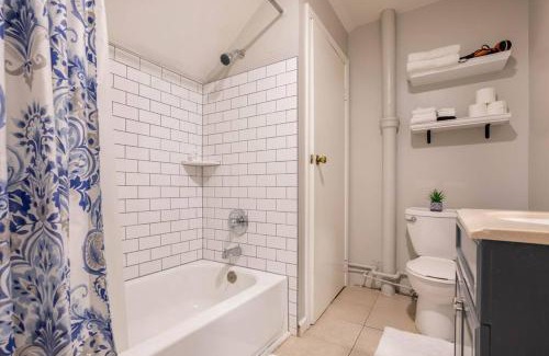 Downtown Buffalo Apartment | Walkable Allentown Downtown Gem with King Bed