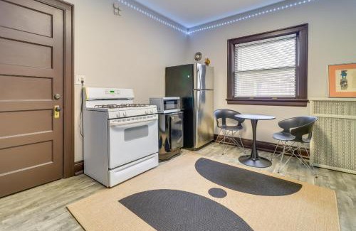 Toledo Apartment | Walkable Apt 4 Mi to Downtown Toledo!