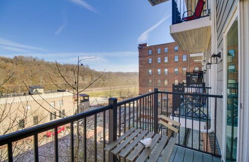 Central Business District Apartment | Walkable Lynchburg Condo with Private Balcony