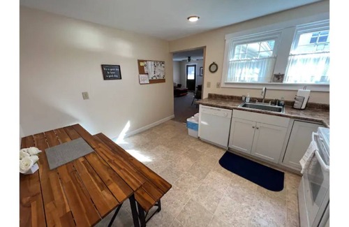 Bear Creek Apartment | Walkable West Asheville Abode (pet-friendly)