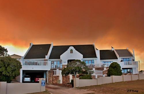 Franskraal House | Walkerbay Accommodation