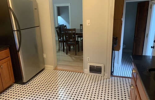 Naperville House | Walking distance to everything downtown Naperville!