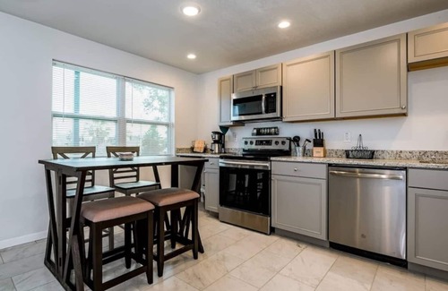 Surfside Historic District Apartment | Walking distance to Daytona Beach & Ocean Center