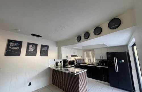 Port Orange House | Wall Street Retreat - Modern , Luxury, Near Beach!