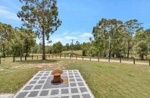 Ellalong House | Wallaby Gully Farm Cottage Peace Quiet Serenity