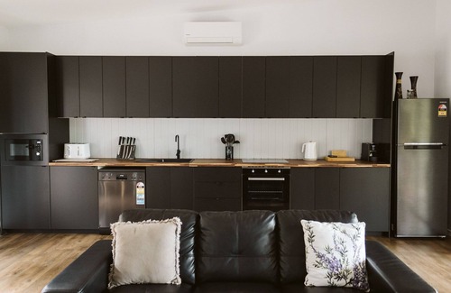 North Maleny House | Wallaby - Private 2 Bedroom, 2 Bathroom House Overlooking Ponds and Parkland