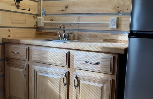 English Cabin | Walnut Camping Cabin