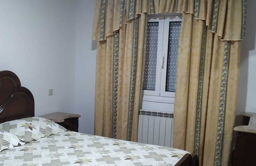 Gondufe House | Walnut House with Private Pool