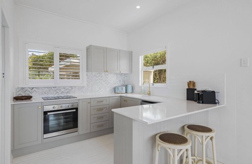 East Ballina House | Walters - Pet Friendly - Original Beach House With Sweeping Ocean Views