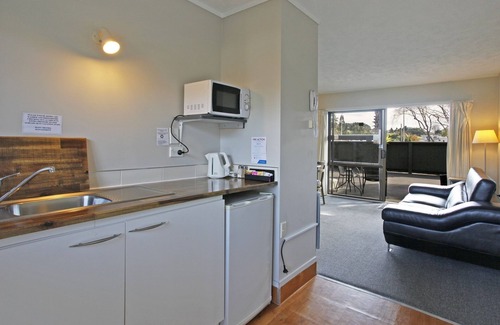 Warkworth Hotel | Walton Park Motor Lodge