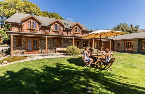 Wanaka Bed & Breakfast | Wanaka Homestead Lodge & Cottages
