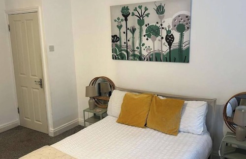 Streatham Hill Apartment | Wandsworth, South London Deluxe King Room T3