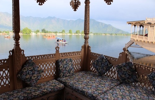 Nagin Bagh Boat Rental | Wangnoo Houseboats