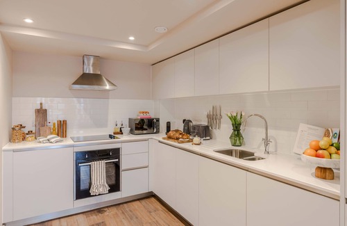 Bristol Floating Harbour Apartment | Wapping Wharf | 1 Bedroom Apartment SB