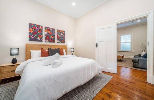 Parkside Villa | Waratah Cottage 1910 - Boutique