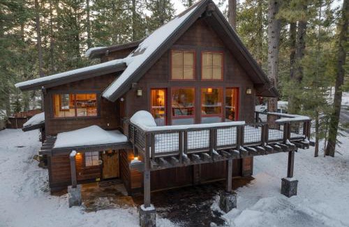 Sunnyside House | Ward Creek by AvantStay 5 Min Walk to Lake Deck