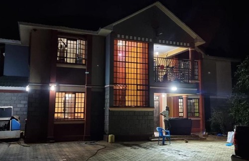 Kirinyaga House | Waridi Farmhouse