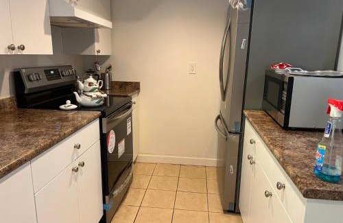 West Vancouver Villa | Warm & Cozy 2 bedroom, 1/5 bath, you will love it!