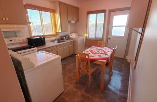 LaSalle Apartment | Warm & Cozy Apartment River View, with Parking