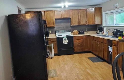 Northfork House | Warm. Cozy. Simple! Northfork WV! ATV/SxS Friendly! Very spacious! Sleeps 12+