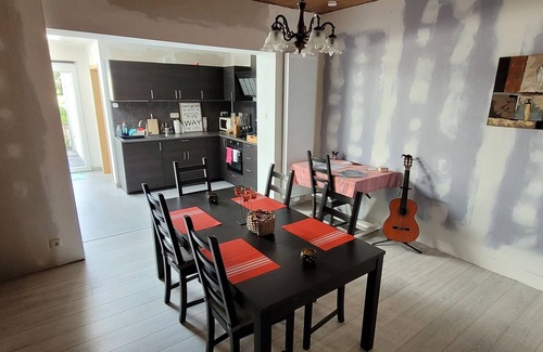Erquelinnes House | Warm house