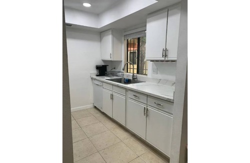 Sunrise Vista Chino Condo | Warm Living in Palm Springs