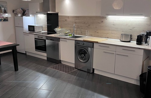 Romagnat House | Warm, renovated house with whirlpool bath