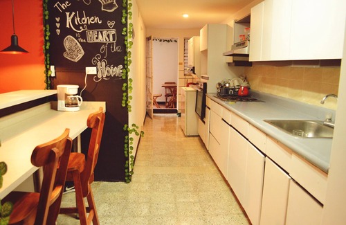 Laureles - Estadio Apartment | Warm room in Laureles 3 minutes away from the 70 st