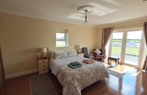 Roscoe Apartment | Warm Spacious Three Bed Chalet