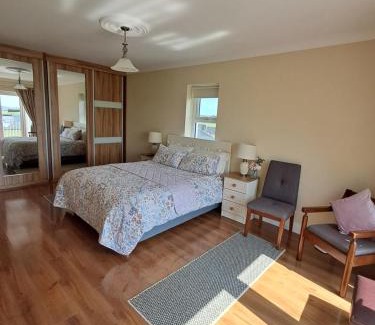 Roscoe Apartment | Warm Spacious Three Bed Chalet