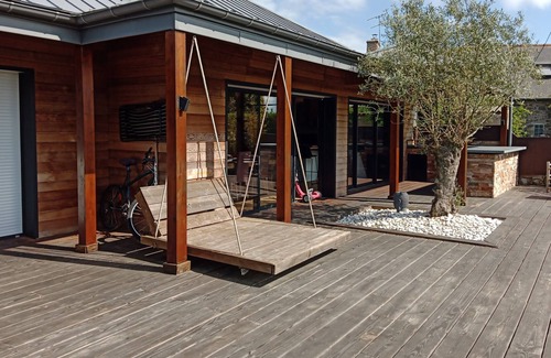 Hillion Ski Chalet | Warm Wooden House