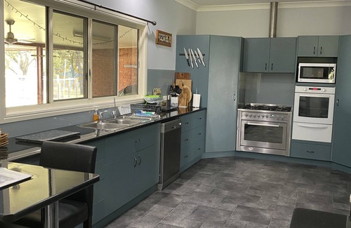 Rosenthal Heights House | Warwick Country Retreat Pets allowed