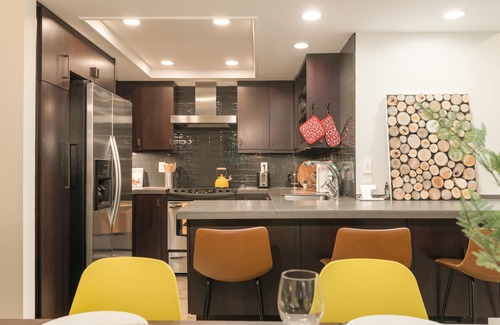 Northwest Bellevue Condo | Washington State Inspired, Free Parking