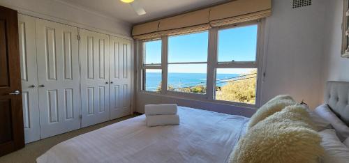 Coogee Apartment | Watch The Sunrise Over Coogee 2 Bedrooms+Garage