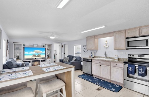 Key Largo House | Water front 2-bedroom home in Key Largo with AC, WiFi