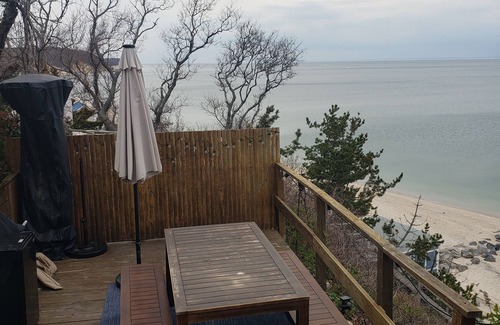 Baiting Hollow House | Water front house