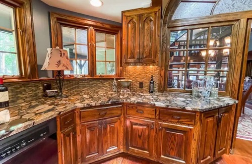 Midlothian House | Water Front Iconic Gem Estate w Pool Pavilion Retreat indoor & outdoor amenities