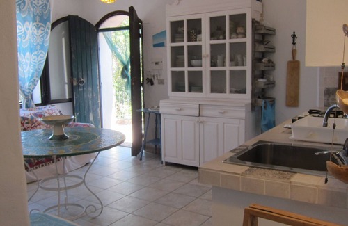 Tiriddo Villa | Water Front Villa and Private Guest Cottage, beach 50 meters away!nWI-FI