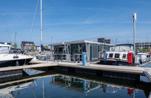 Kamperland Boat Rental | Water Lodge Kamperland with Scenic Terraces, cleaning included