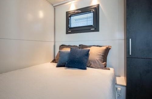 Kamperland Boat Rental | Water Lodge Kamperland with Scenic Terraces, cleaning included