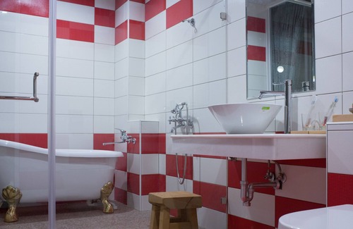 Donggang Bed & Breakfast | Water Reflections At Ease