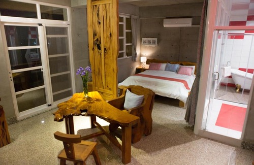 Donggang Bed & Breakfast | Water Reflections at Ease