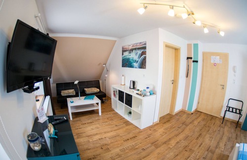 Treppendorf Apartment | Water room - modern furnished apartment near Musikhaus Thomann