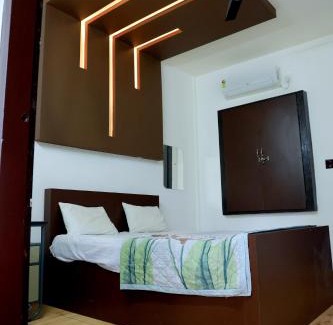 Athirapally Hotel | Waterfall Gateway